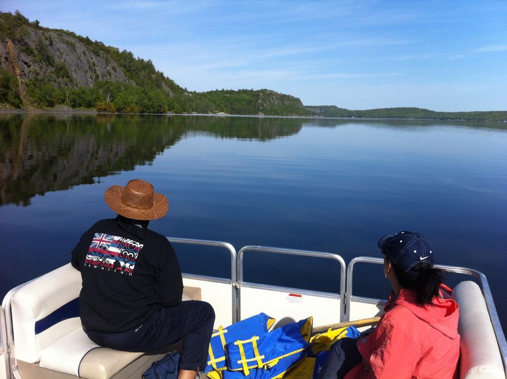 Lake Lauzon Resort Blind River 外观 照片