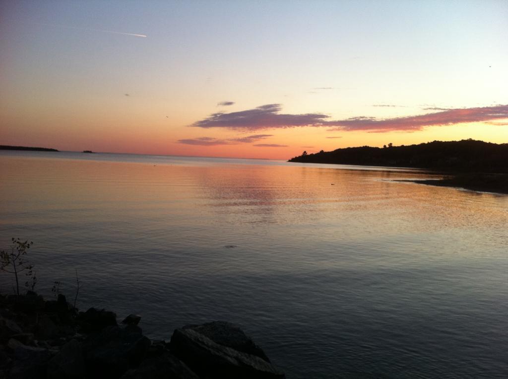 Lake Lauzon Resort Blind River 外观 照片