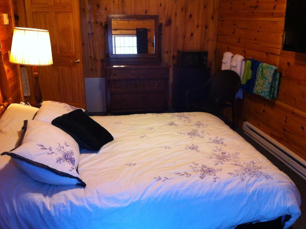 Lake Lauzon Resort Blind River 客房 照片