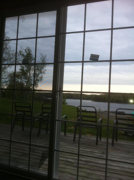 Lake Lauzon Resort Blind River 外观 照片